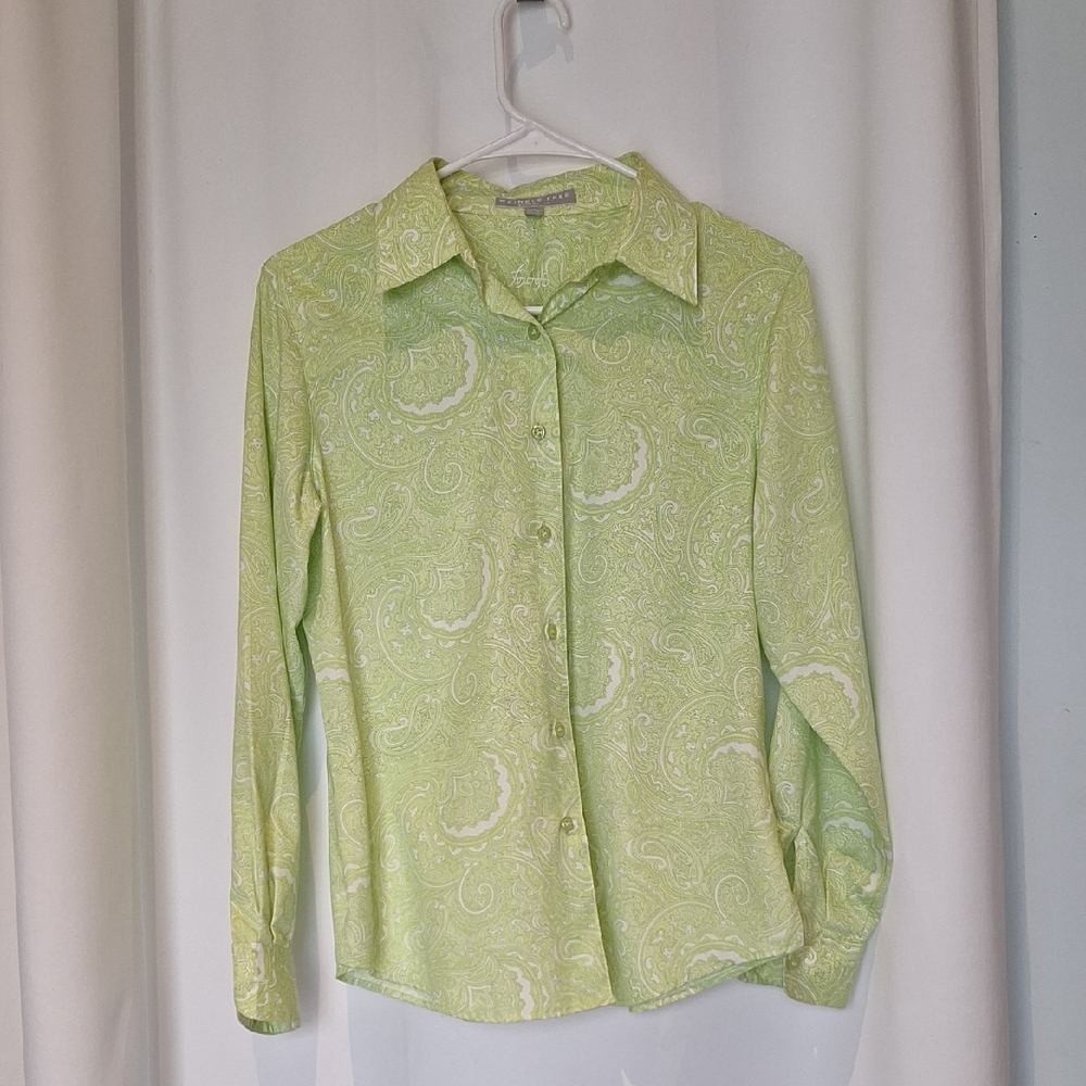 Foxcroft Wrinkle Free Shaped Fit 100% Cotton Green And White Paisley Button Down
